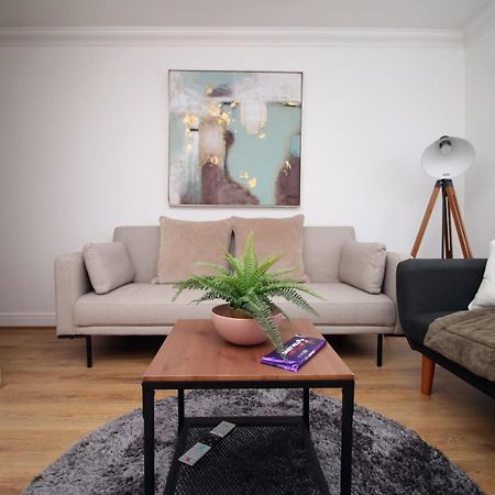 Spacious 5 Bedroom | With Fenced Backyard Newport  Dış mekan fotoğraf