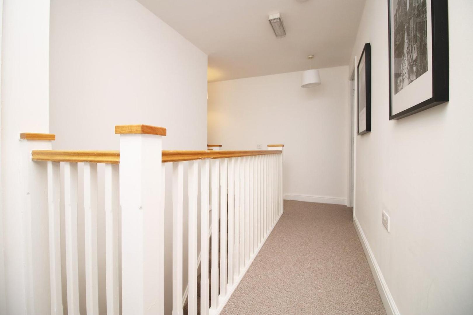Spacious 5 Bedroom | With Fenced Backyard Newport  Dış mekan fotoğraf